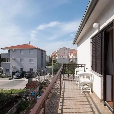 Fidelis - Two Bedroom With Terrace And Garden View 7 Apartamento Trogir